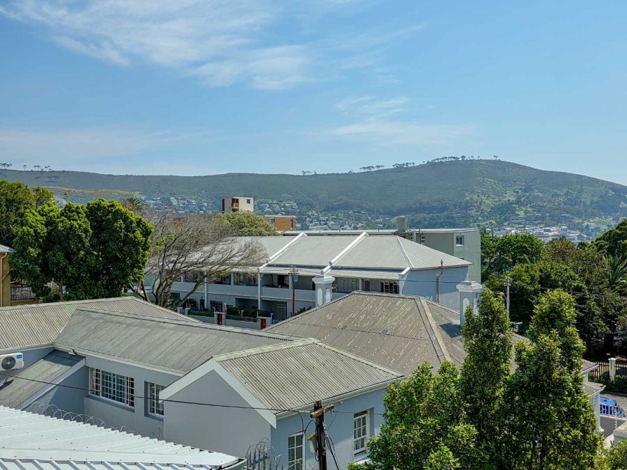 1 Bedroom Property for Sale in Oranjezicht Western Cape